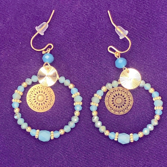 Boho Turquoise Gold Drop Earrings NWOT Beaded Blue - Picture 2 of 3